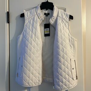 Jones New York Cream Quilted Vest with gold buttons